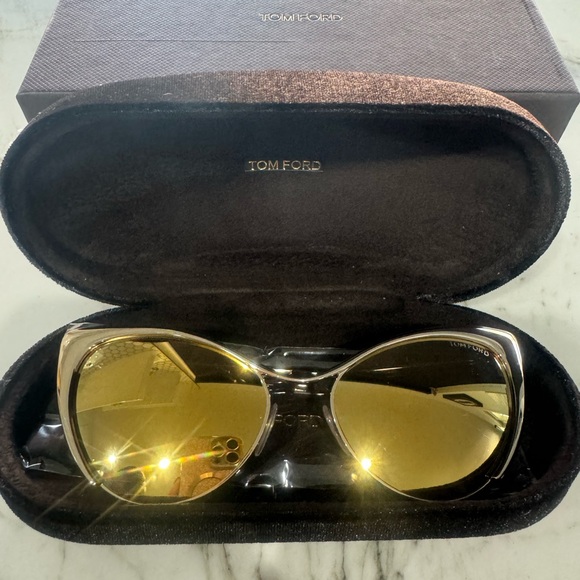 Brand new Tom Ford cat eye sunglasses! - Picture 6 of 9